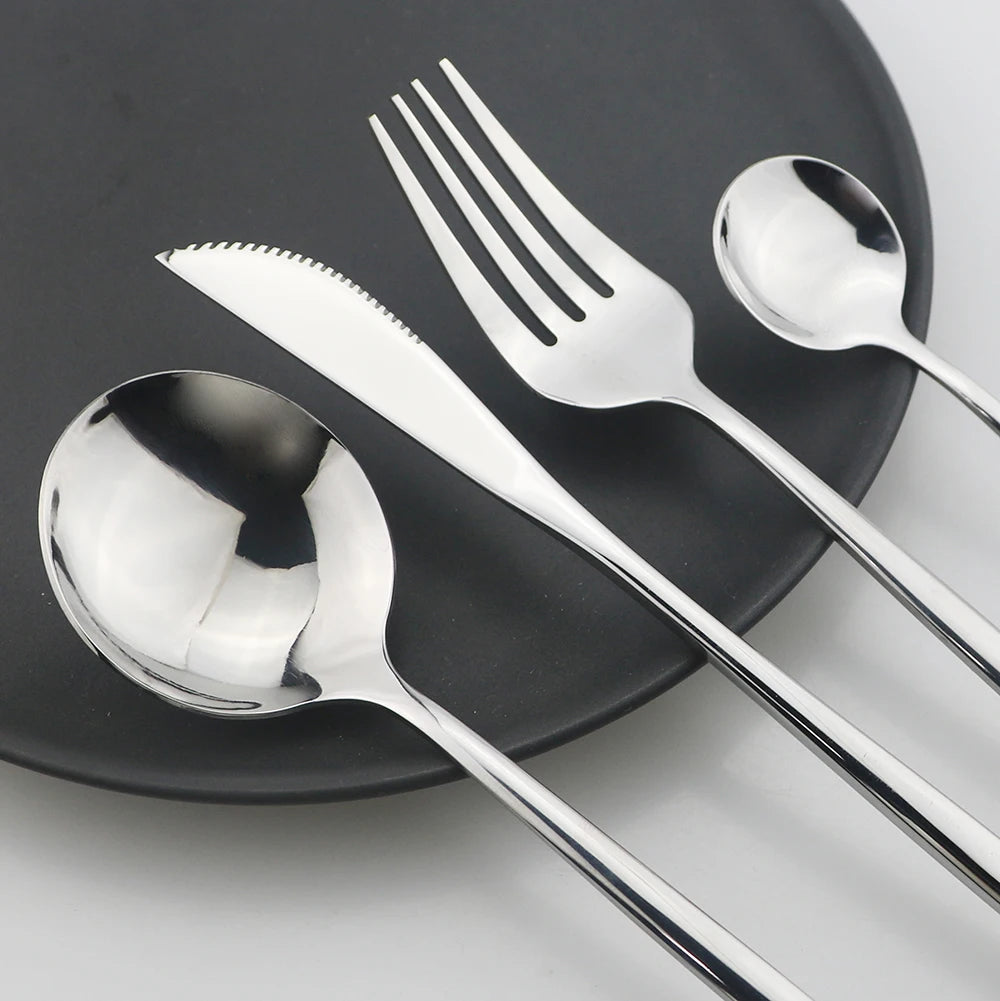 Set Posate 24 pezzi Manico Nero con Finitura Oro | Coltelli, Forchette, Cucchiai in Acciaio Inox | Completo per Cucina e Tavola